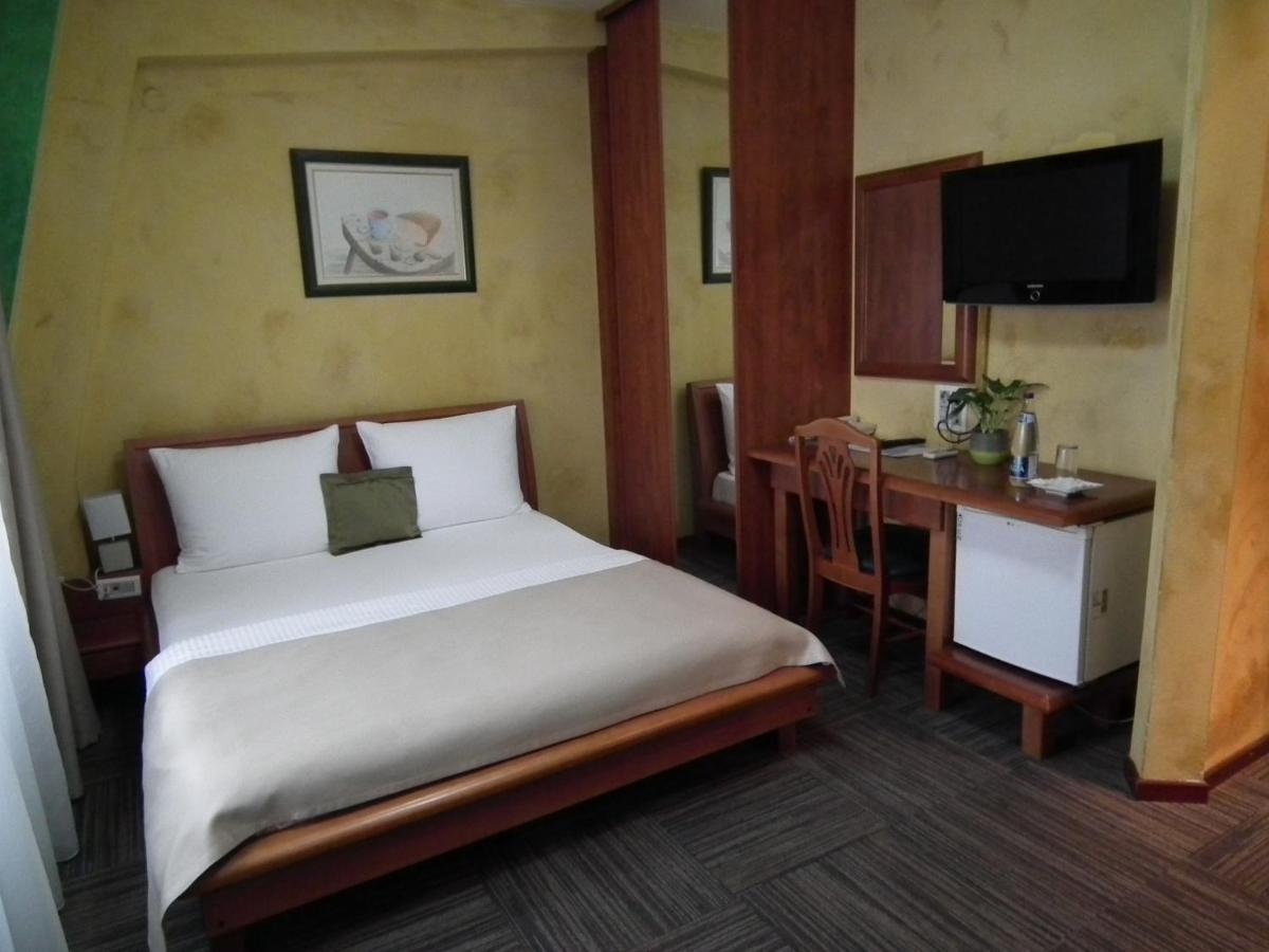 Hotel Kerber بودغوريتْسا المظهر الخارجي الصورة
