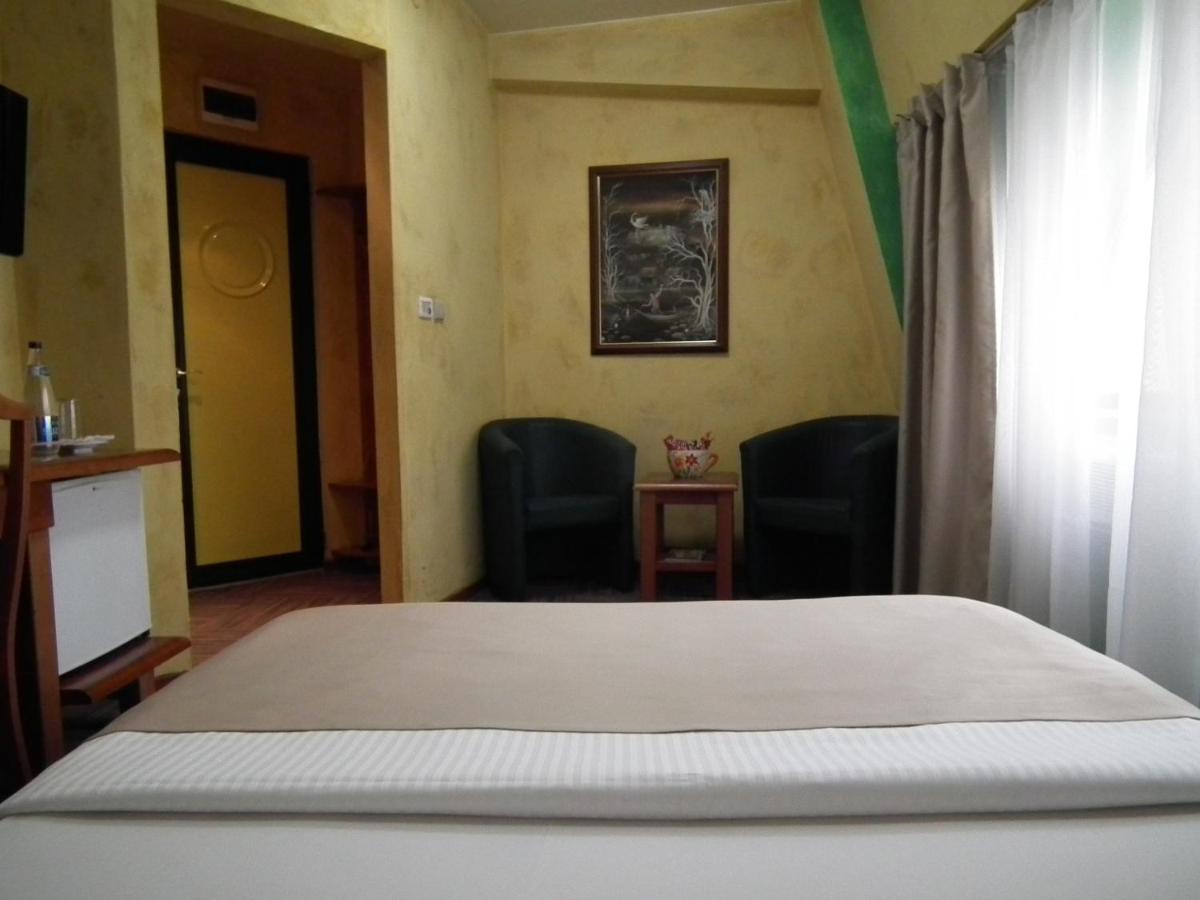 Hotel Kerber بودغوريتْسا المظهر الخارجي الصورة