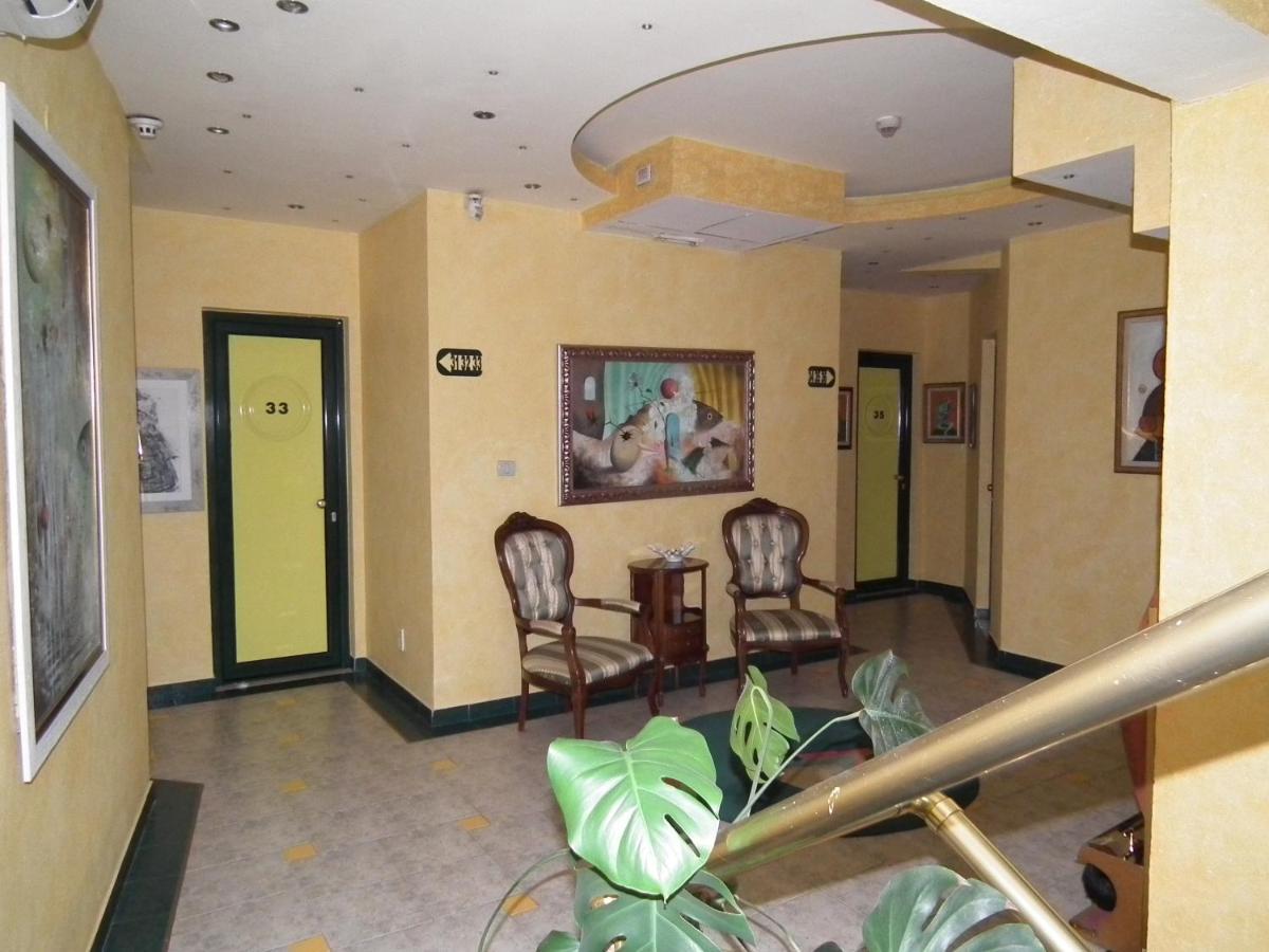 Hotel Kerber بودغوريتْسا المظهر الخارجي الصورة
