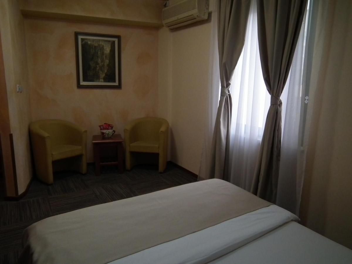 Hotel Kerber بودغوريتْسا المظهر الخارجي الصورة