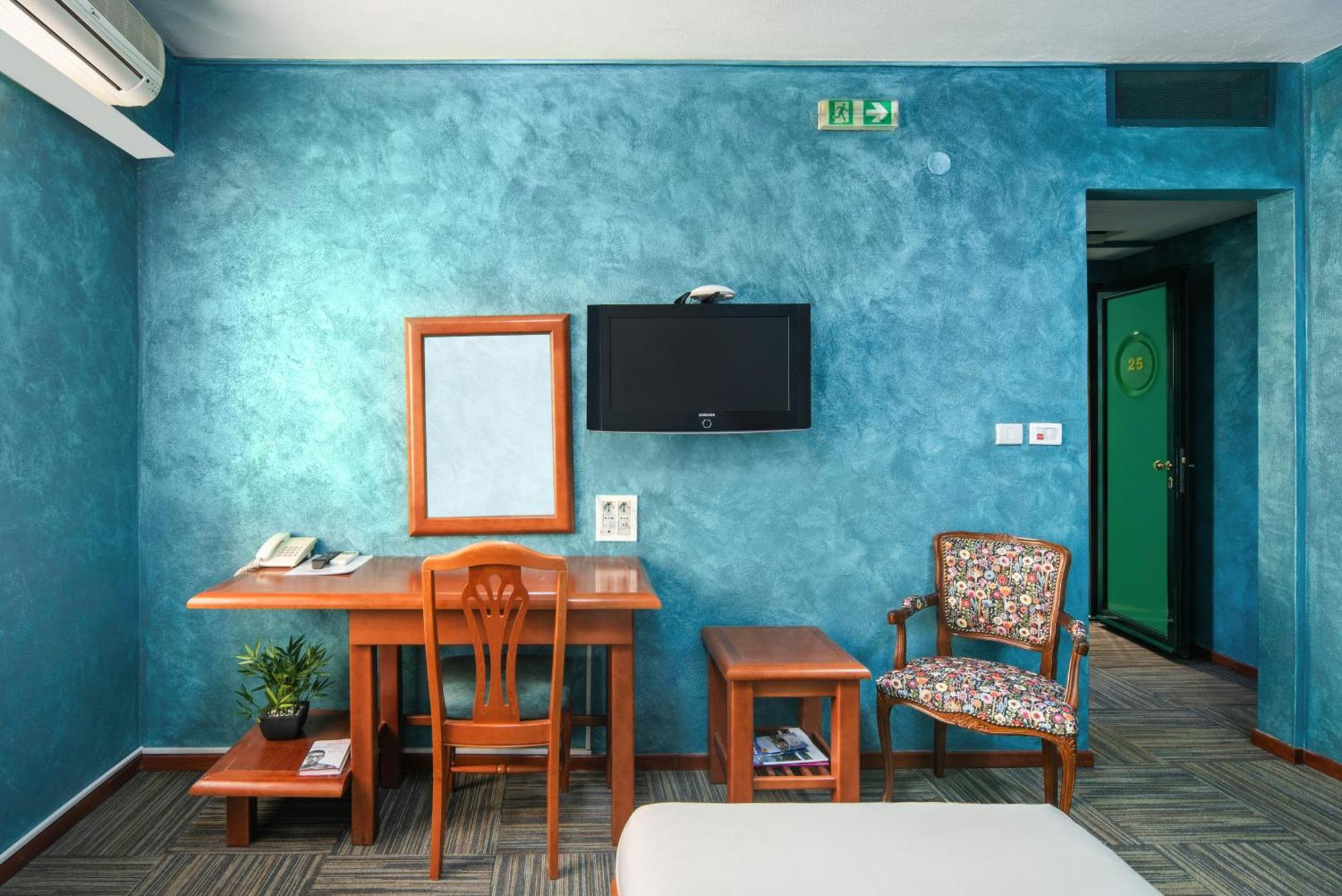 Hotel Kerber بودغوريتْسا المظهر الخارجي الصورة