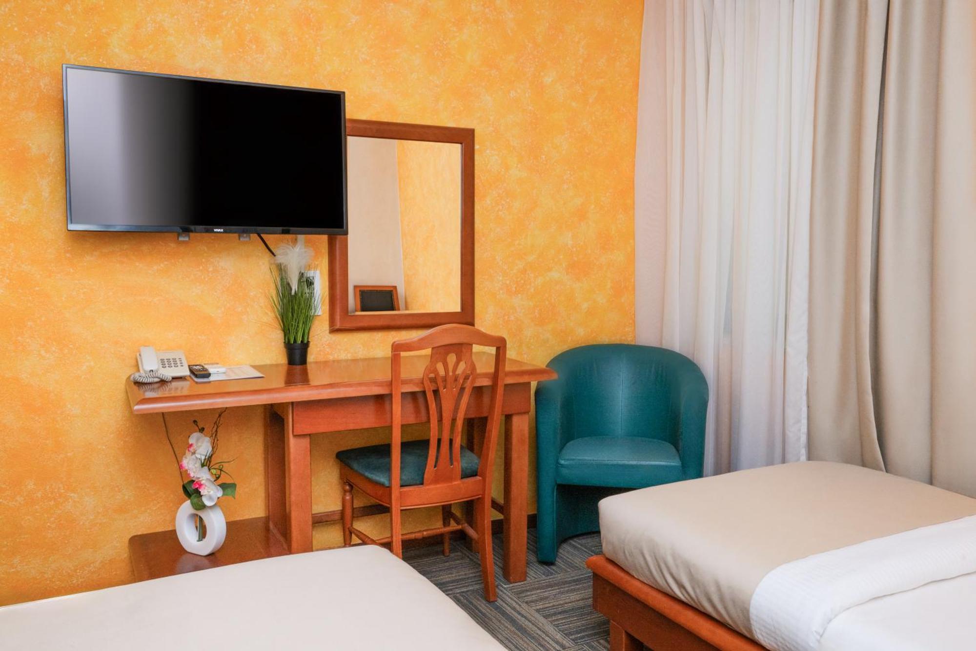 Hotel Kerber بودغوريتْسا المظهر الخارجي الصورة