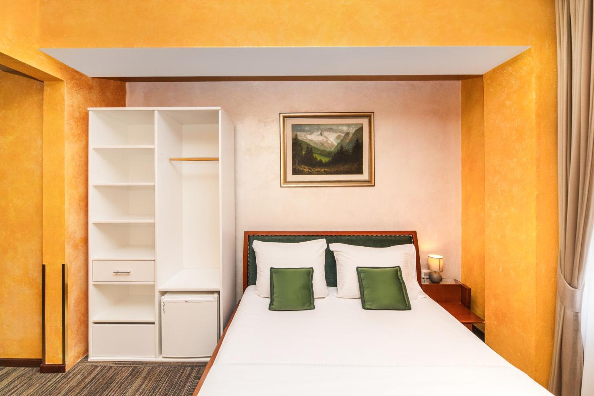 Hotel Kerber بودغوريتْسا المظهر الخارجي الصورة