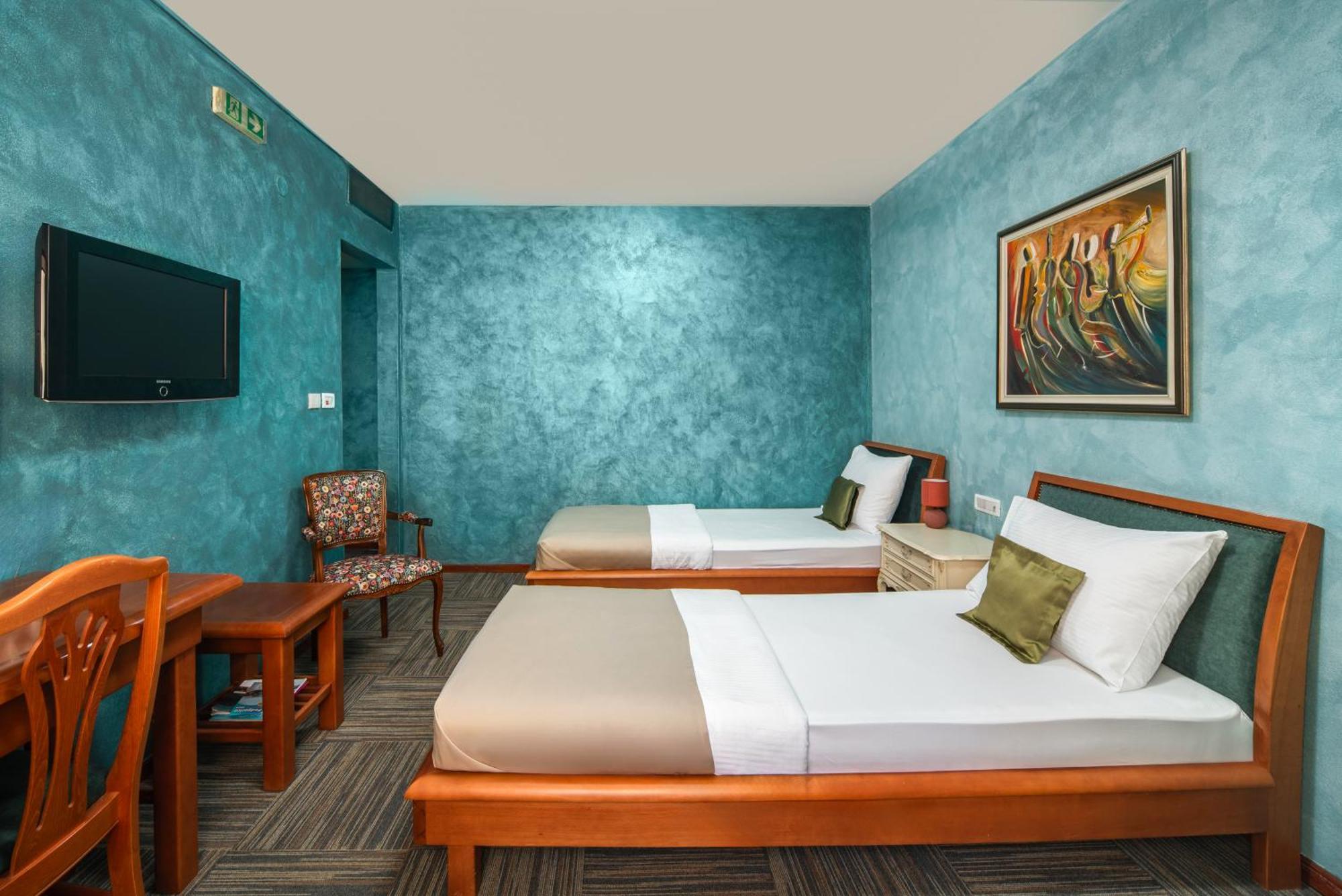 Hotel Kerber بودغوريتْسا المظهر الخارجي الصورة