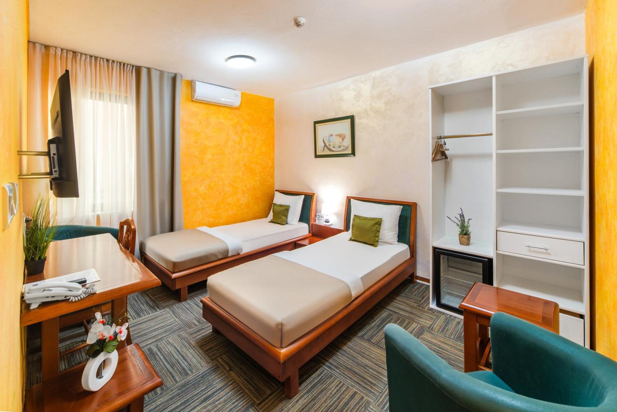 Hotel Kerber بودغوريتْسا المظهر الخارجي الصورة