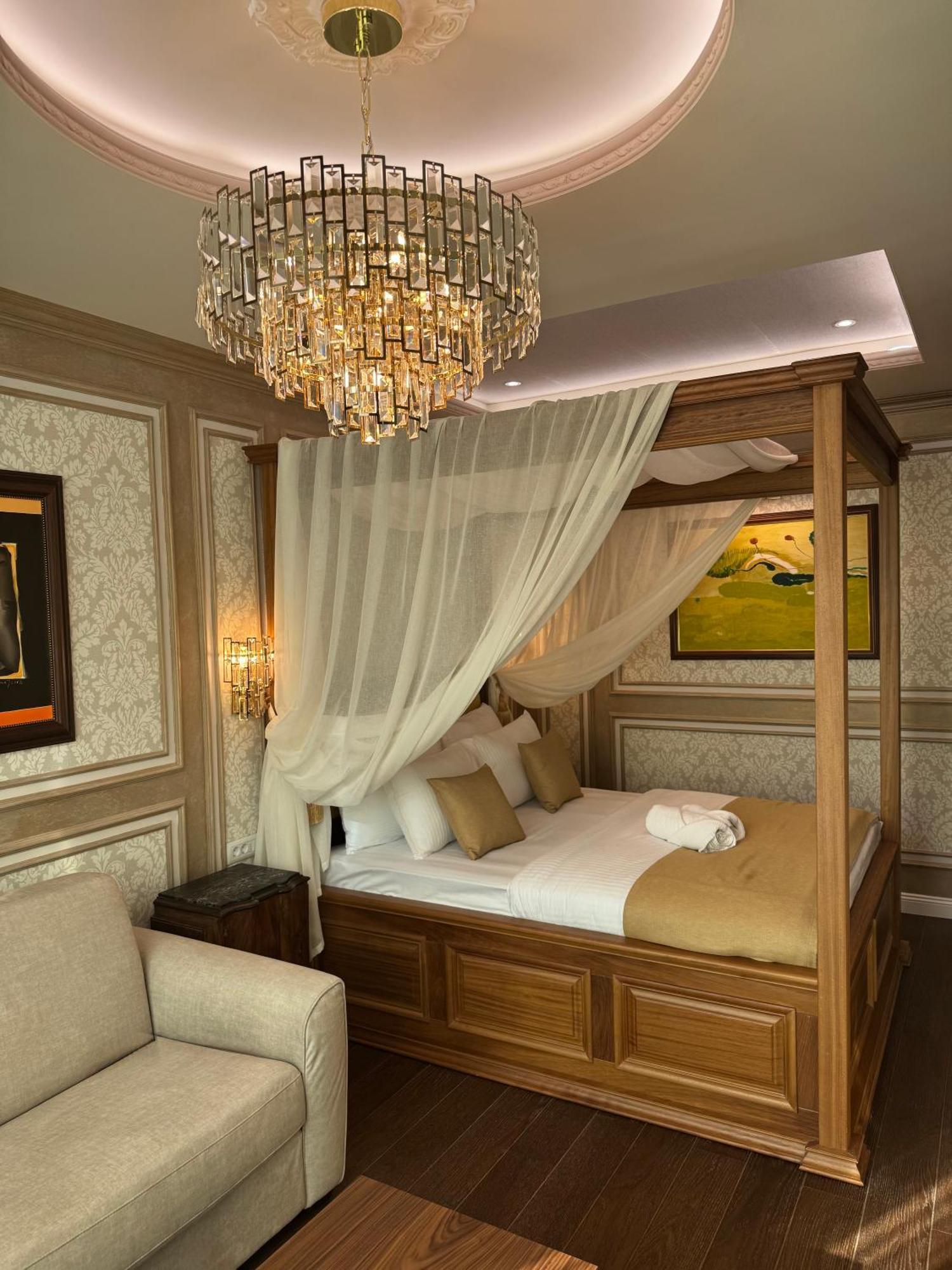 Hotel Kerber بودغوريتْسا المظهر الخارجي الصورة